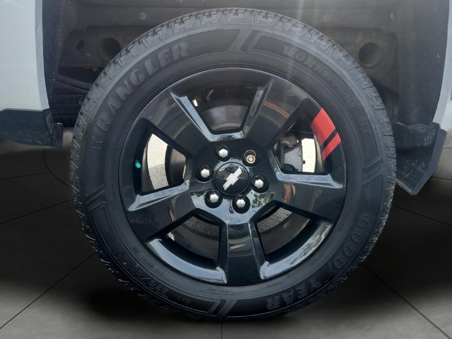 Used 2017 Chevrolet Silverado 1500 LT w/ Redline Edition AWD/4WD image 8