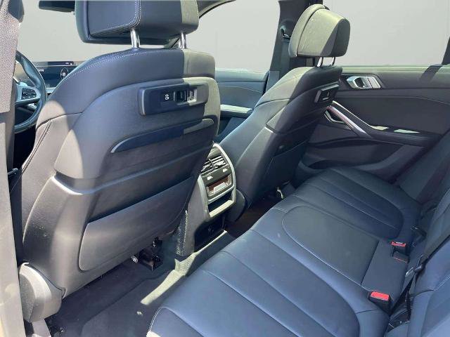 Used 2020 BMW X6 M50i AWD/4WD image 19