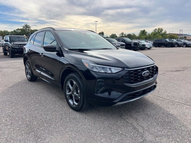 Certified 2024 Ford Escape ST-Line w/ Tech Pack #1 AWD/4WD image 3