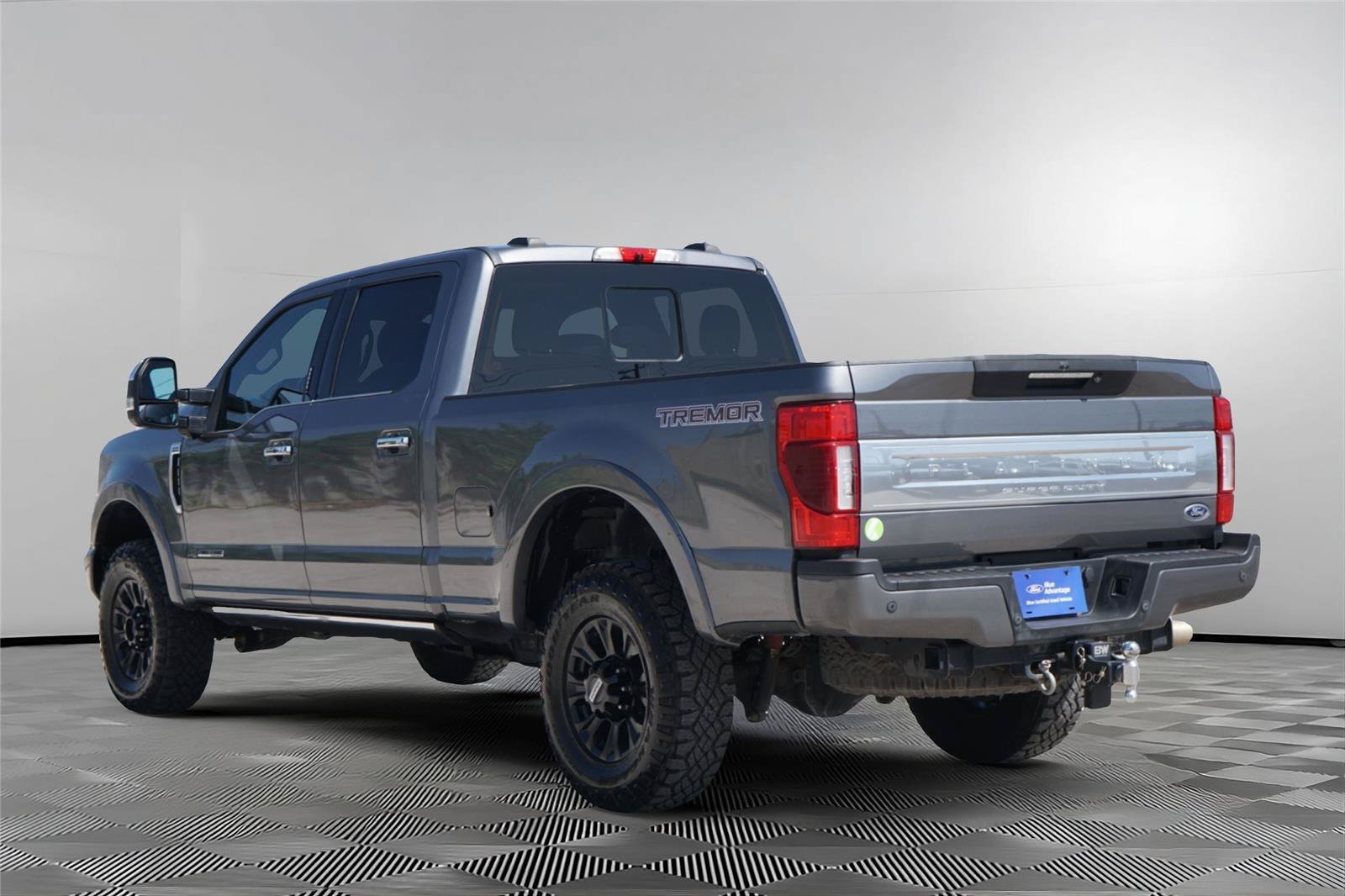 Certified 2022 Ford F350 Platinum w/ Tremor Off-Road Package AWD/4WD image 5