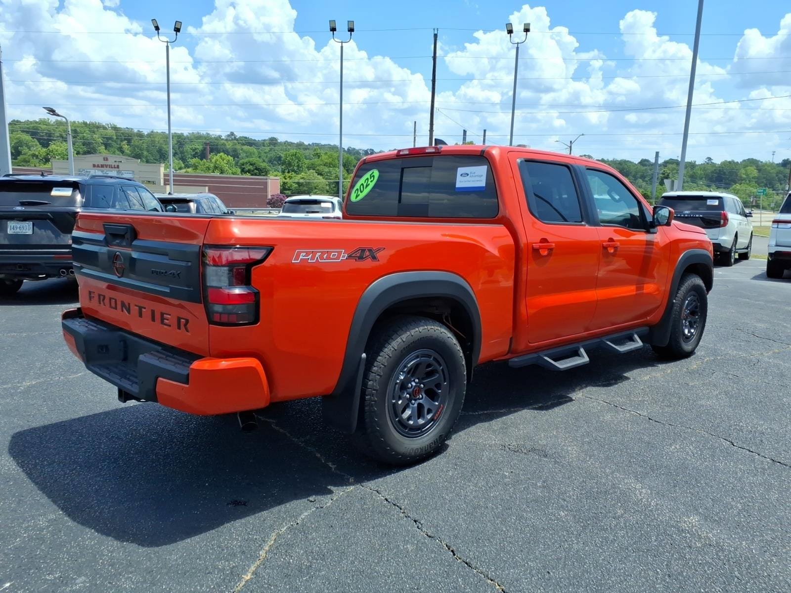 Used 2025 Nissan Frontier PRO-4X w/ Pro Convenience Package AWD/4WD image 8
