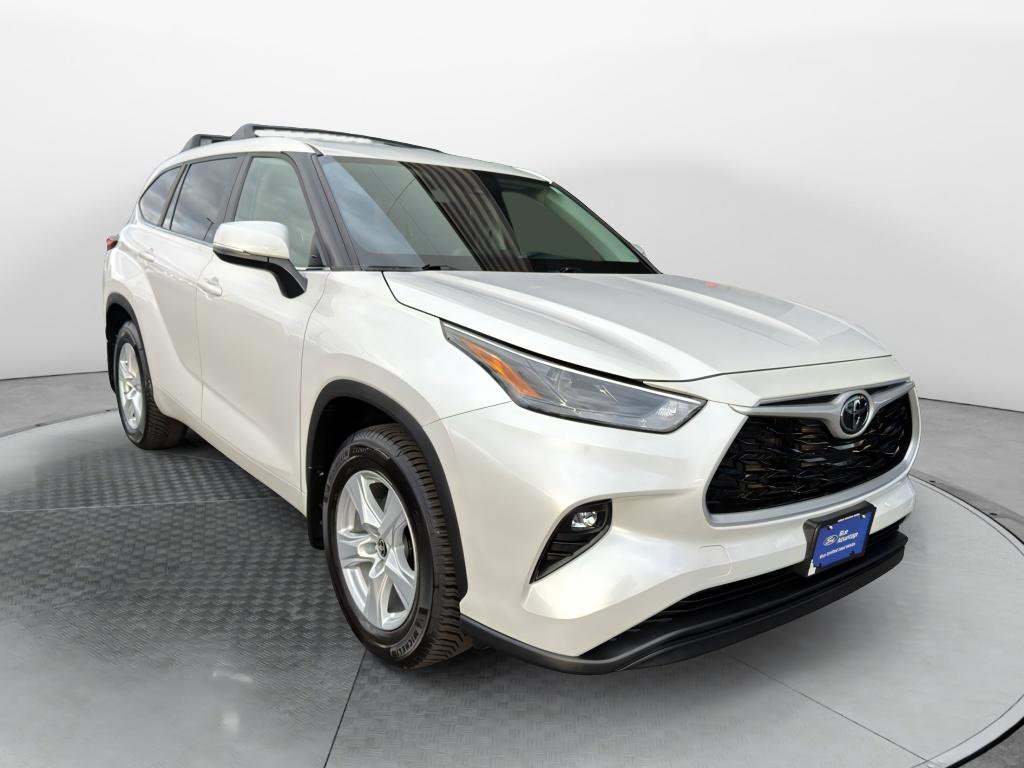 Used 2023 Toyota Highlander LE video 1