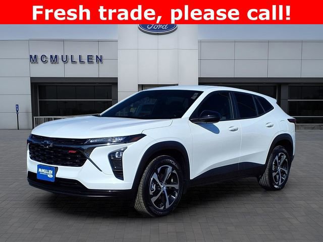 Used 2025 Chevrolet Trax RS w/ Driver Confidence Package image 7