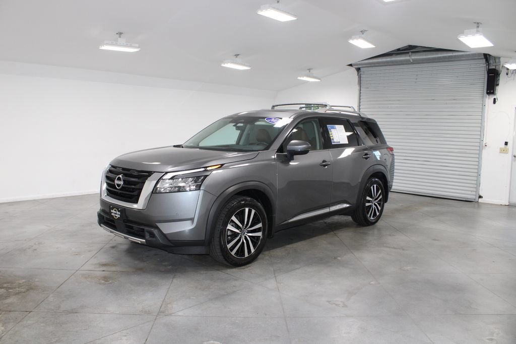 Used 2023 Nissan Pathfinder Platinum AWD/4WD image 5