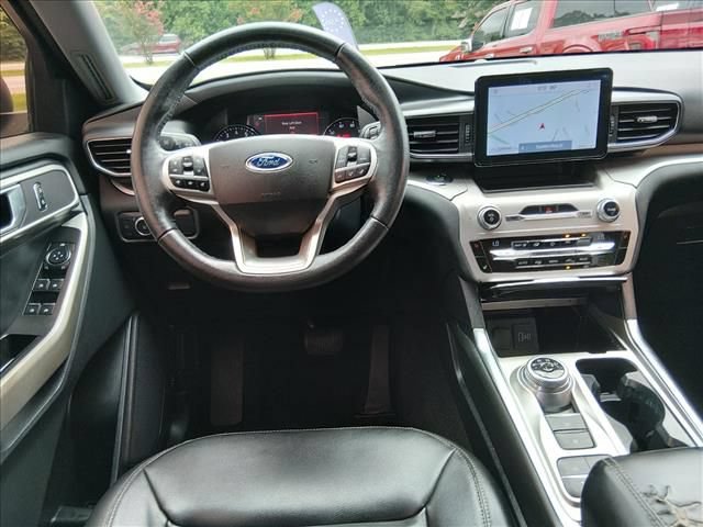 Certified 2021 Ford Explorer XLT w/ Equipment Group 202A RWD image 11