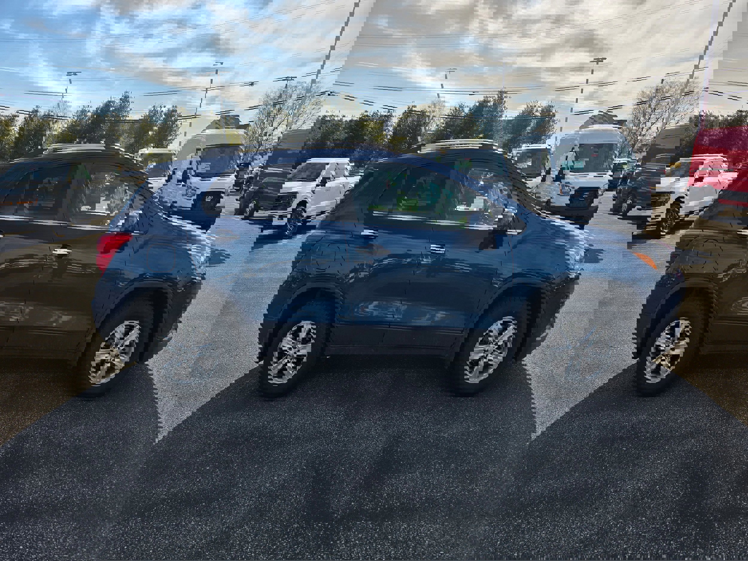 Used 2019 Chevrolet Trax LT w/ LT Convenience Package image 2