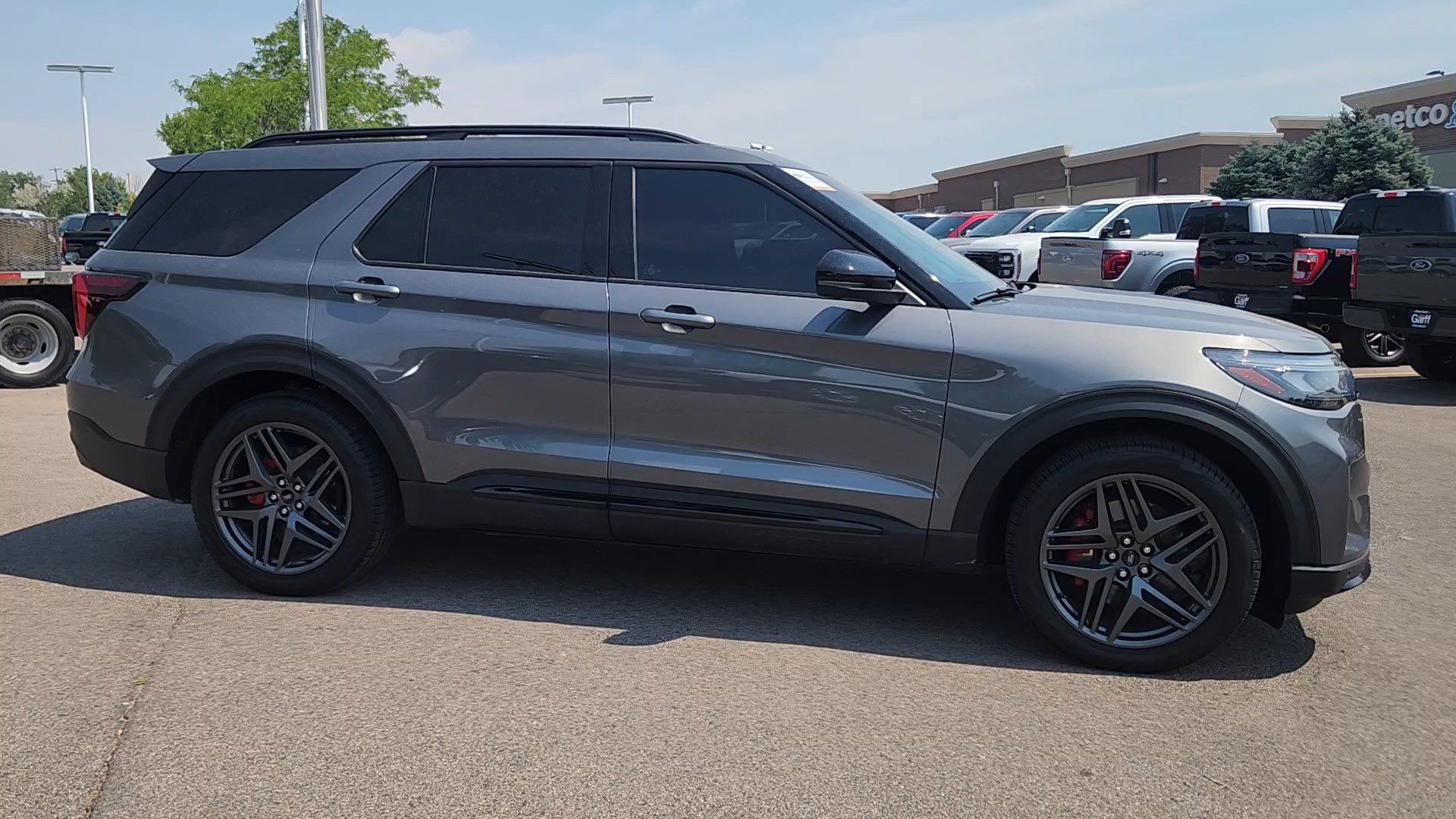 Certified 2025 Ford Explorer ST w/ Sun And Sound Package AWD/4WD image 12