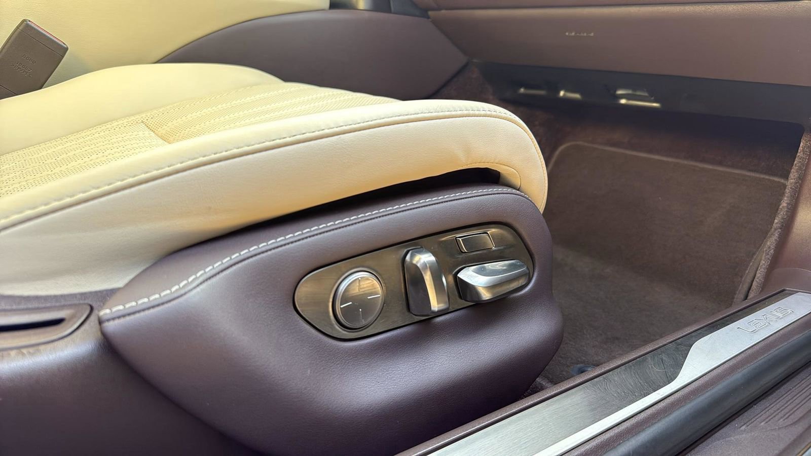 Used 2018 Lexus LS 500 500 Base w/ Luxury Package image 25