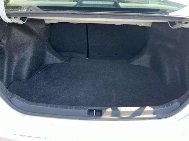 Used 2017 Toyota Corolla L FWD image 12