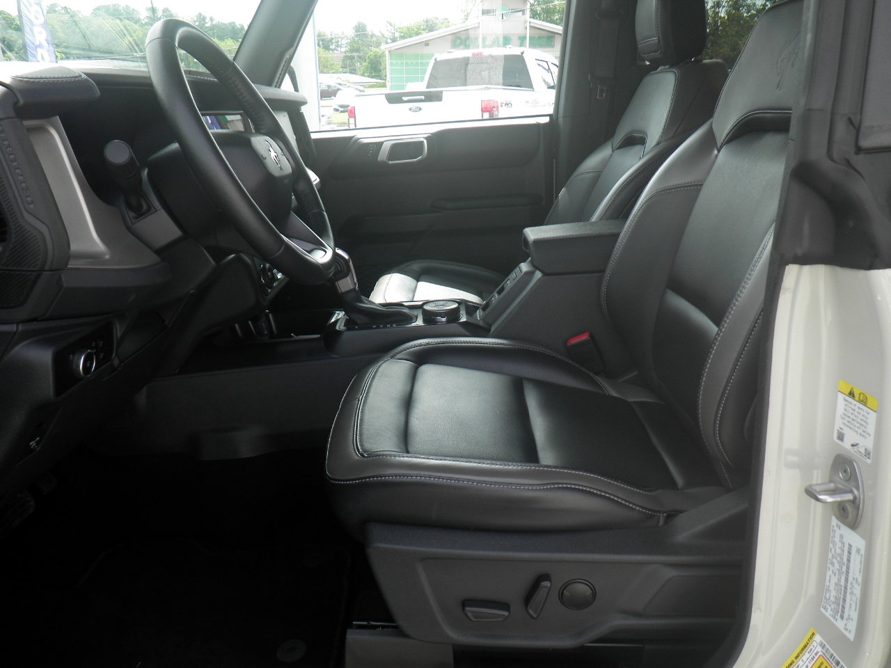 Certified 2025 Ford Bronco Outer Banks AWD/4WD image 15
