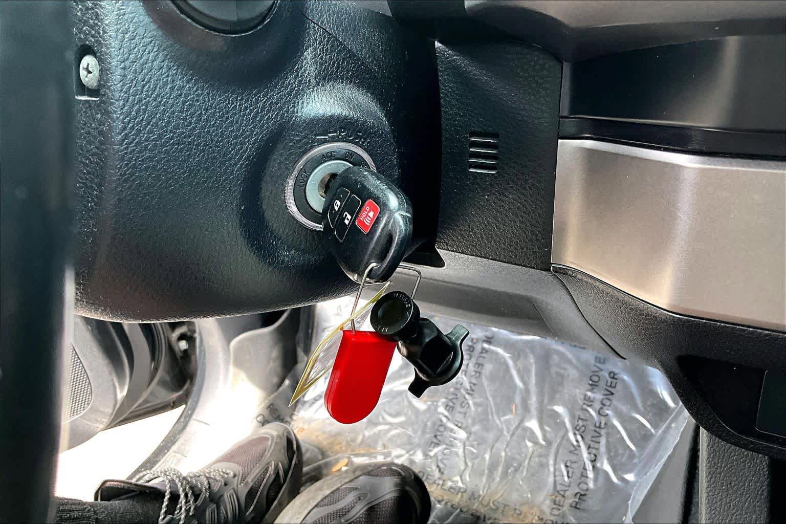 Used 2021 Toyota Tacoma SR5 RWD image 14