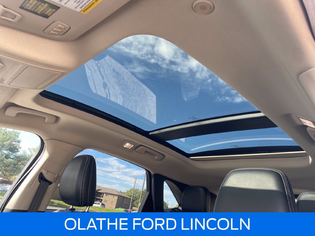 Certified 2020 Ford Escape Titanium AWD/4WD image 18