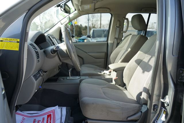 Used 2021 Nissan Frontier SV w/ Midnight Edition Floor Mats image 10