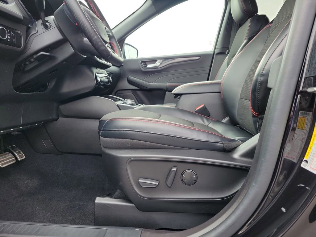 Certified 2023 Ford Escape ST-Line w/ Tech Pack #1 image 18