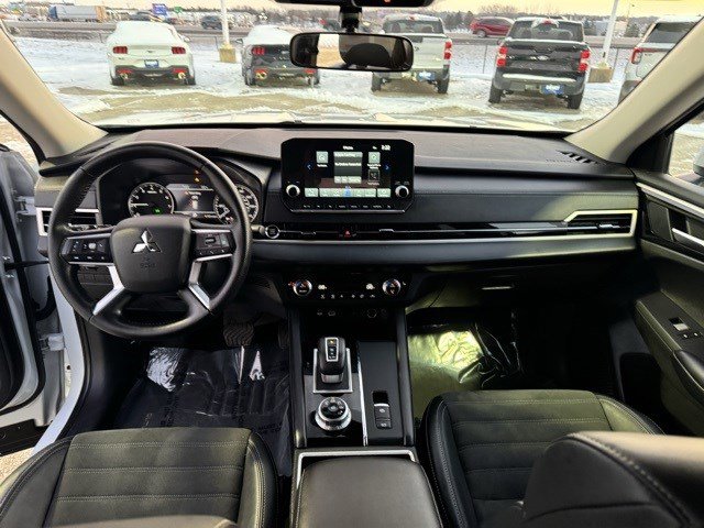 Used 2024 Mitsubishi Outlander SE image 24