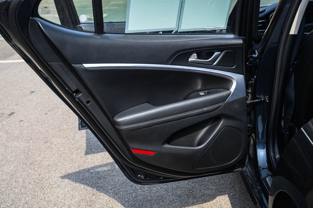 Used 2023 Genesis G70 2.0T AWD/4WD image 16