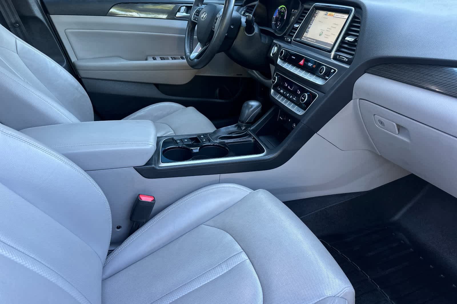Used 2018 Hyundai Sonata Limited w/ Ultimate Package 02 FWD image 15