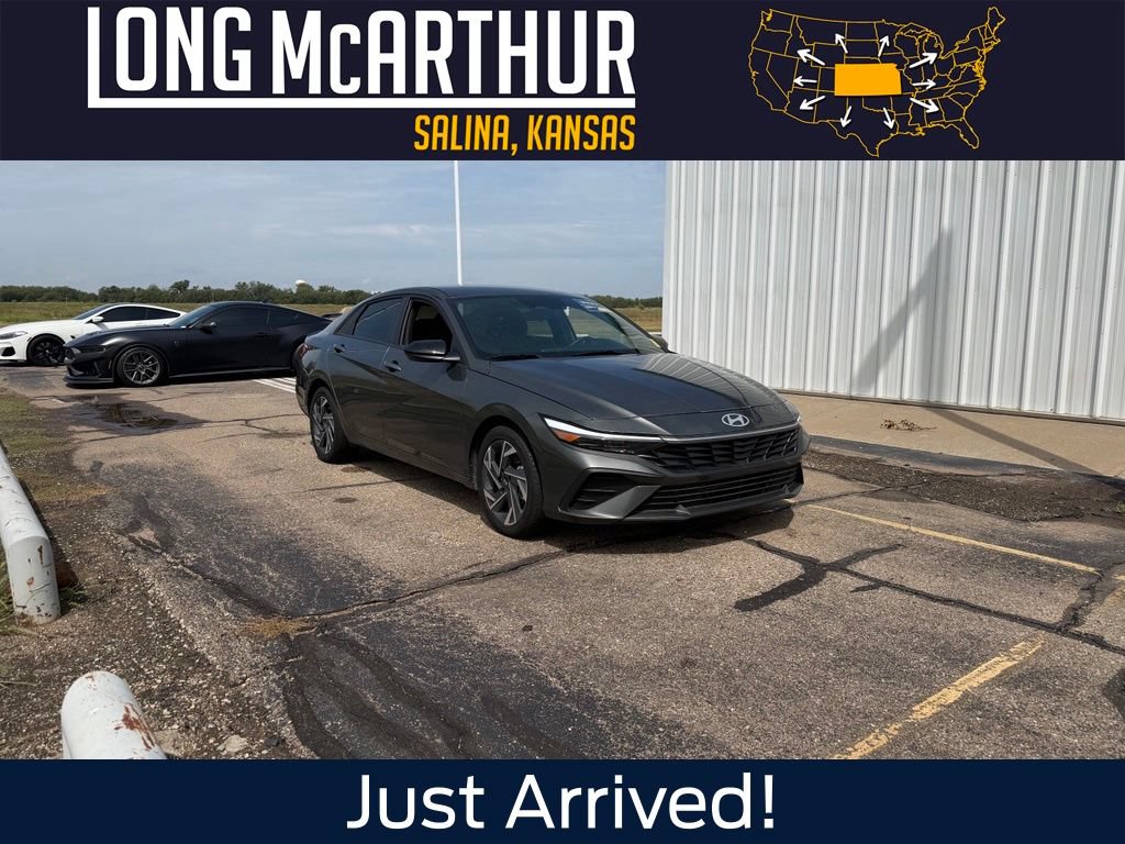 Used 2025 Hyundai Elantra Sport FWD image 1