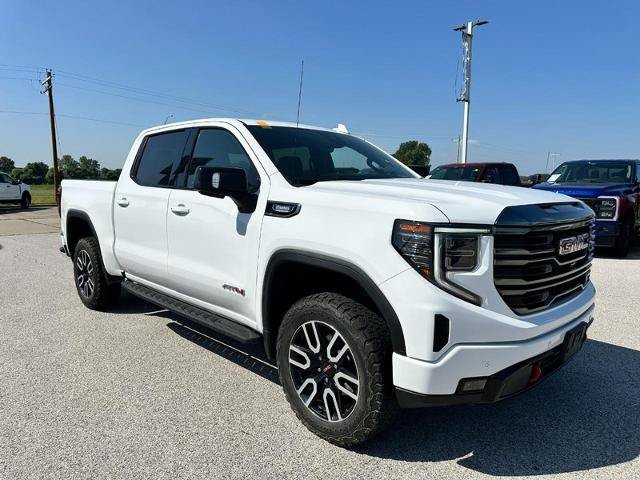 Used 2023 GMC Sierra 1500 AT4 w/ AT4 Premium Package AWD/4WD image 8