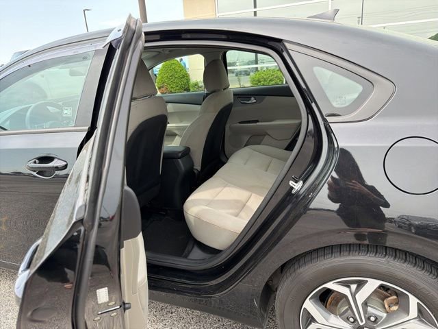 Used 2020 Kia Forte LXS FWD image 13