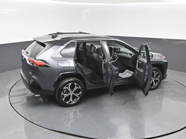 Used 2025 Toyota RAV4 XSE AWD/4WD image 27