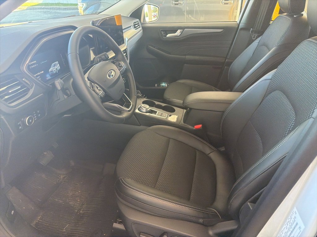 Certified 2026 Ford Escape SE image 13