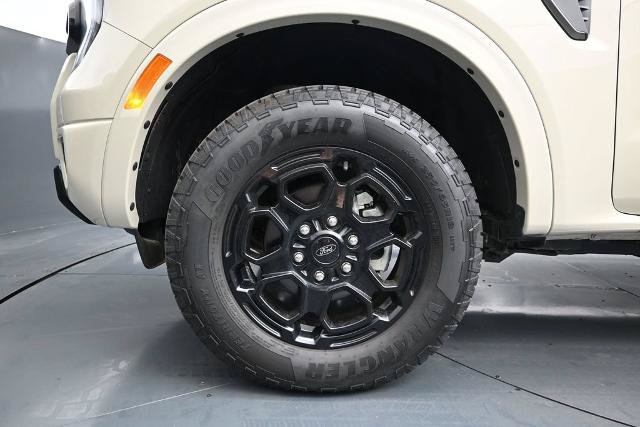 Certified 2025 Ford Ranger Lariat w/ FX4 Off-Road Package AWD/4WD image 12