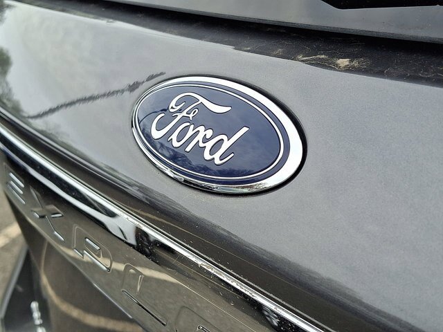 Certified 2023 Ford Explorer XLT w/ Equipment Group 202A AWD/4WD image 16