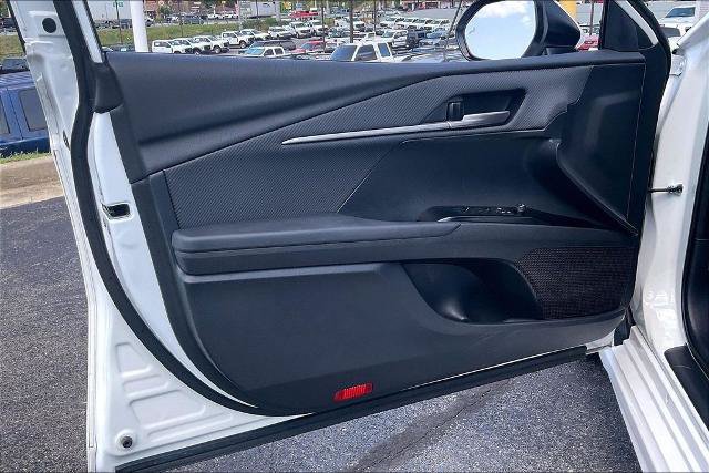 Used 2025 Toyota Camry SE w/ Convenience Package FWD image 22