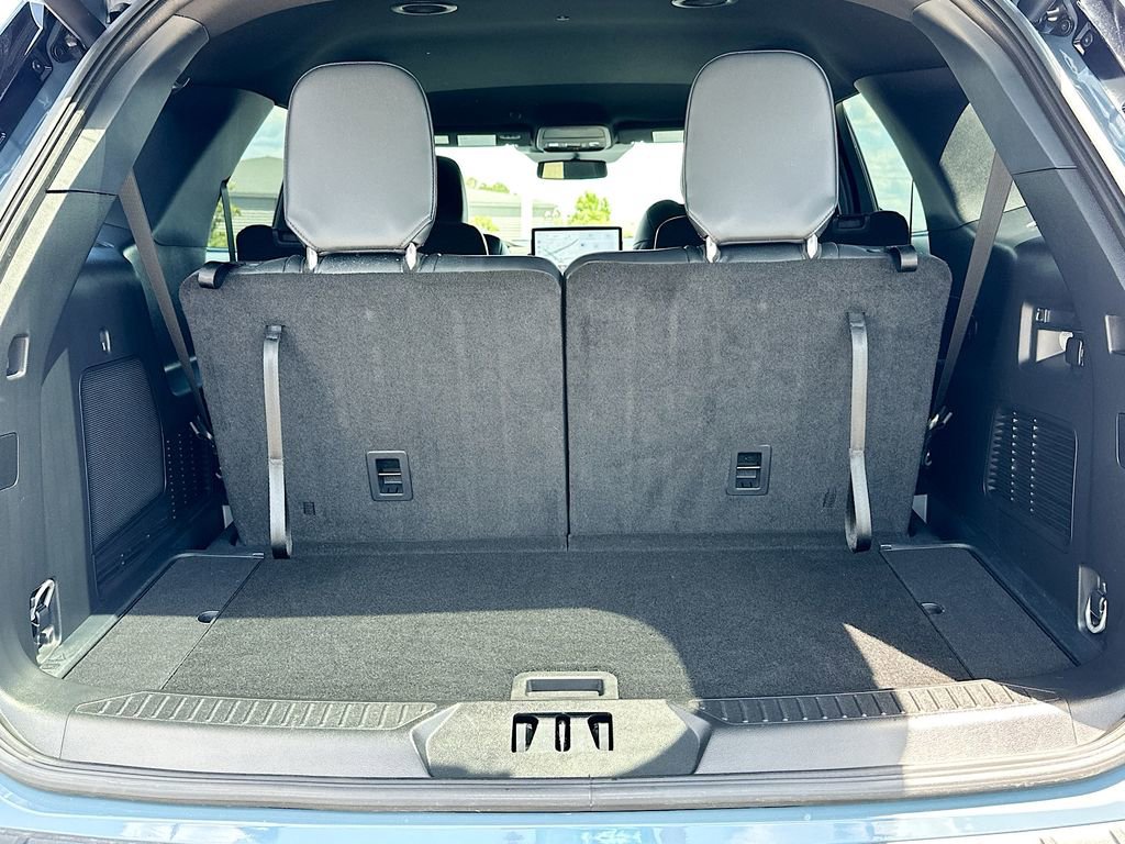 Certified 2025 Ford Explorer ST-Line w/ Premium Package RWD image 16
