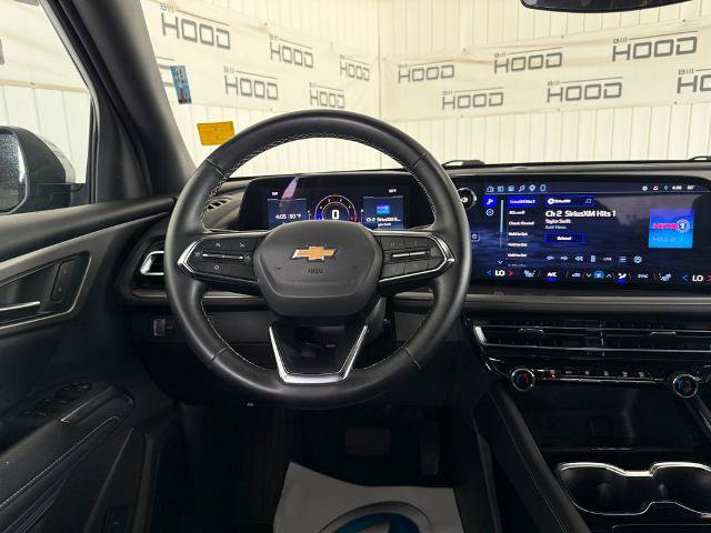 Used 2026 Chevrolet Traverse LT FWD image 16