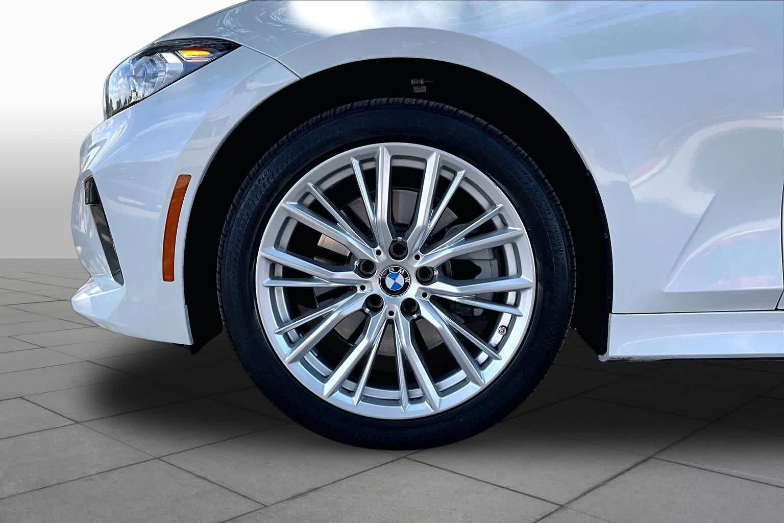 Used 2024 BMW 330i Sedan w/ Convenience Package RWD image 11
