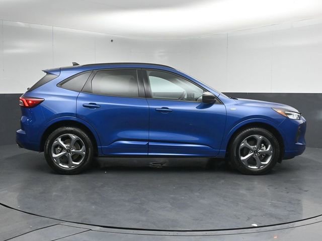 Certified 2023 Ford Escape ST-Line w/ Tech Pack #1 AWD/4WD image 8