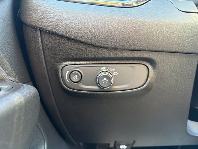 Used 2022 Chevrolet Equinox RS w/ RS Leather Package image 25