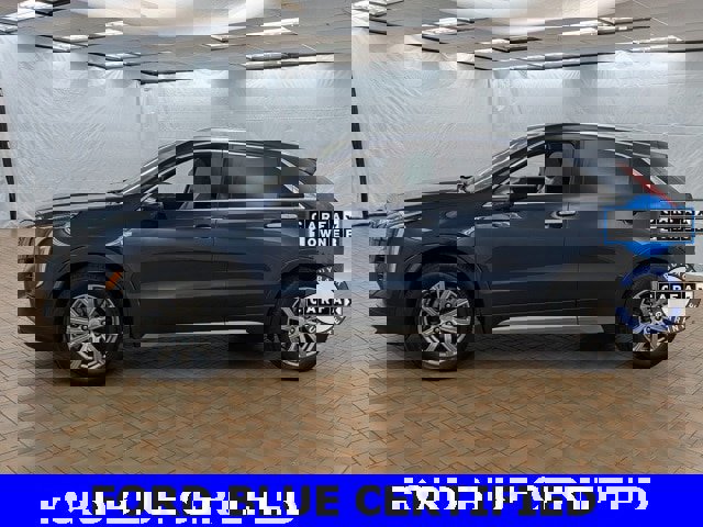 Used 2019 Cadillac XT4 Premium Luxury w/ Cold Weather Package image 2