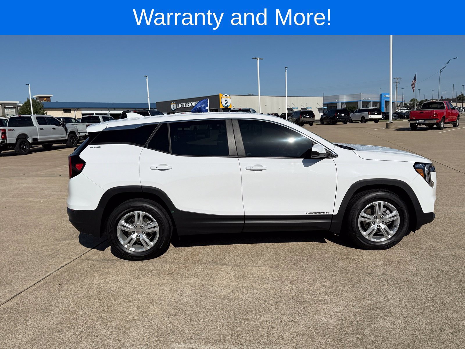 Used 2024 GMC Terrain SLE FWD image 4