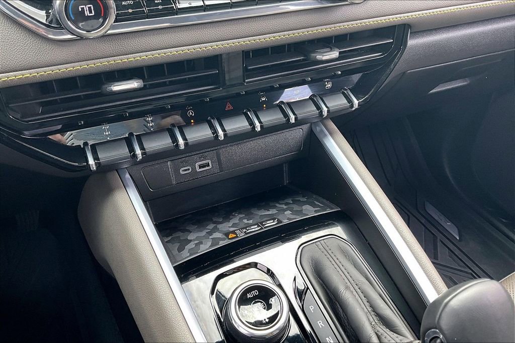 Used 2023 Chevrolet Colorado ZR2 w/ ZR2 Convenience Package III image 33