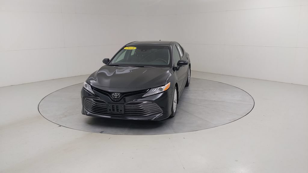 Used 2018 Toyota Camry XLE FWD image 8