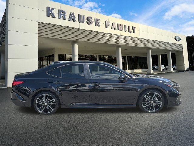 Used 2025 Toyota Camry XSE FWD image 9