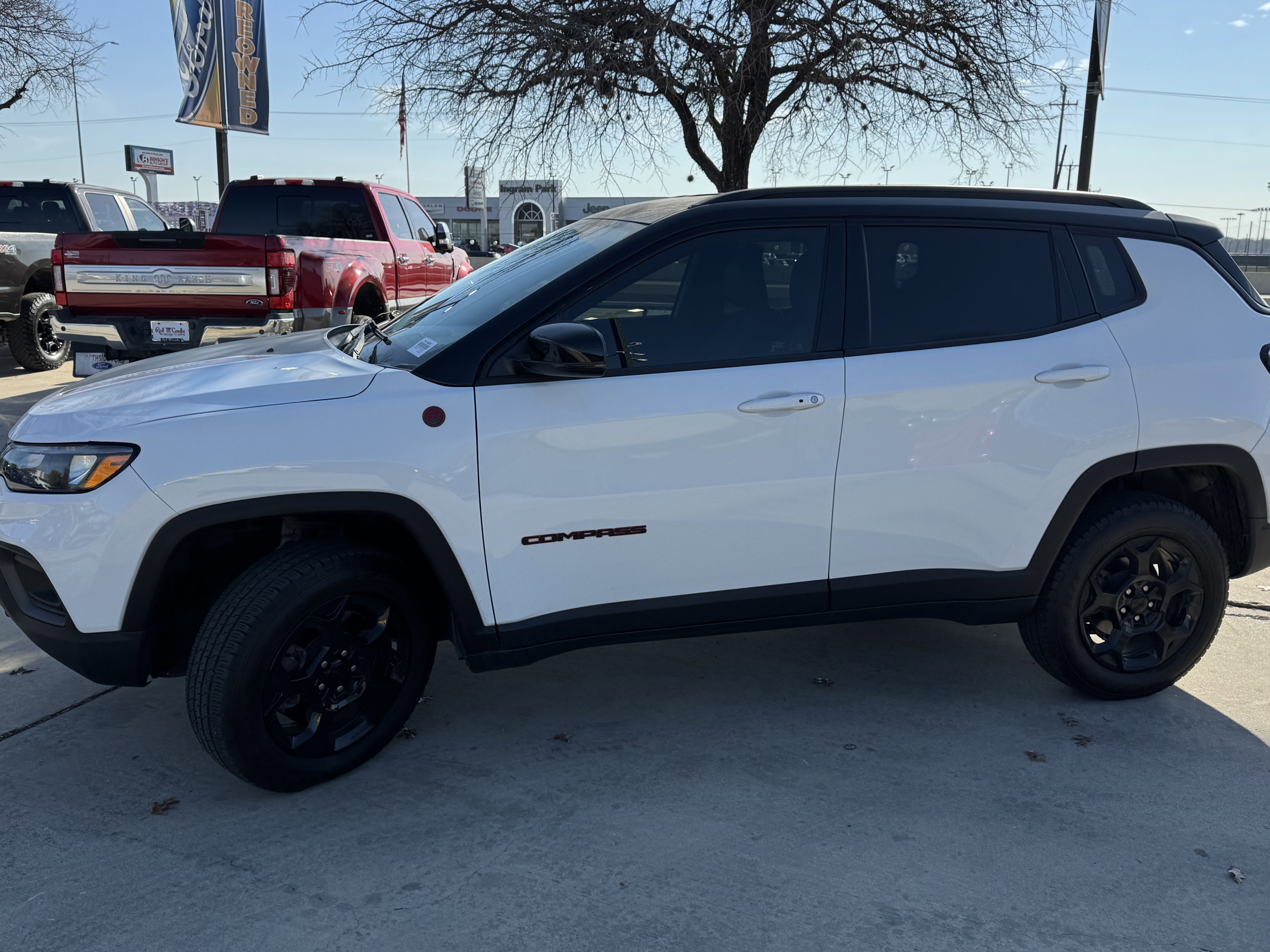 Used 2024 Jeep Compass Trailhawk image 5