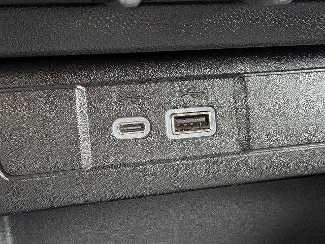 Used 2024 GMC Canyon AT4 image 30