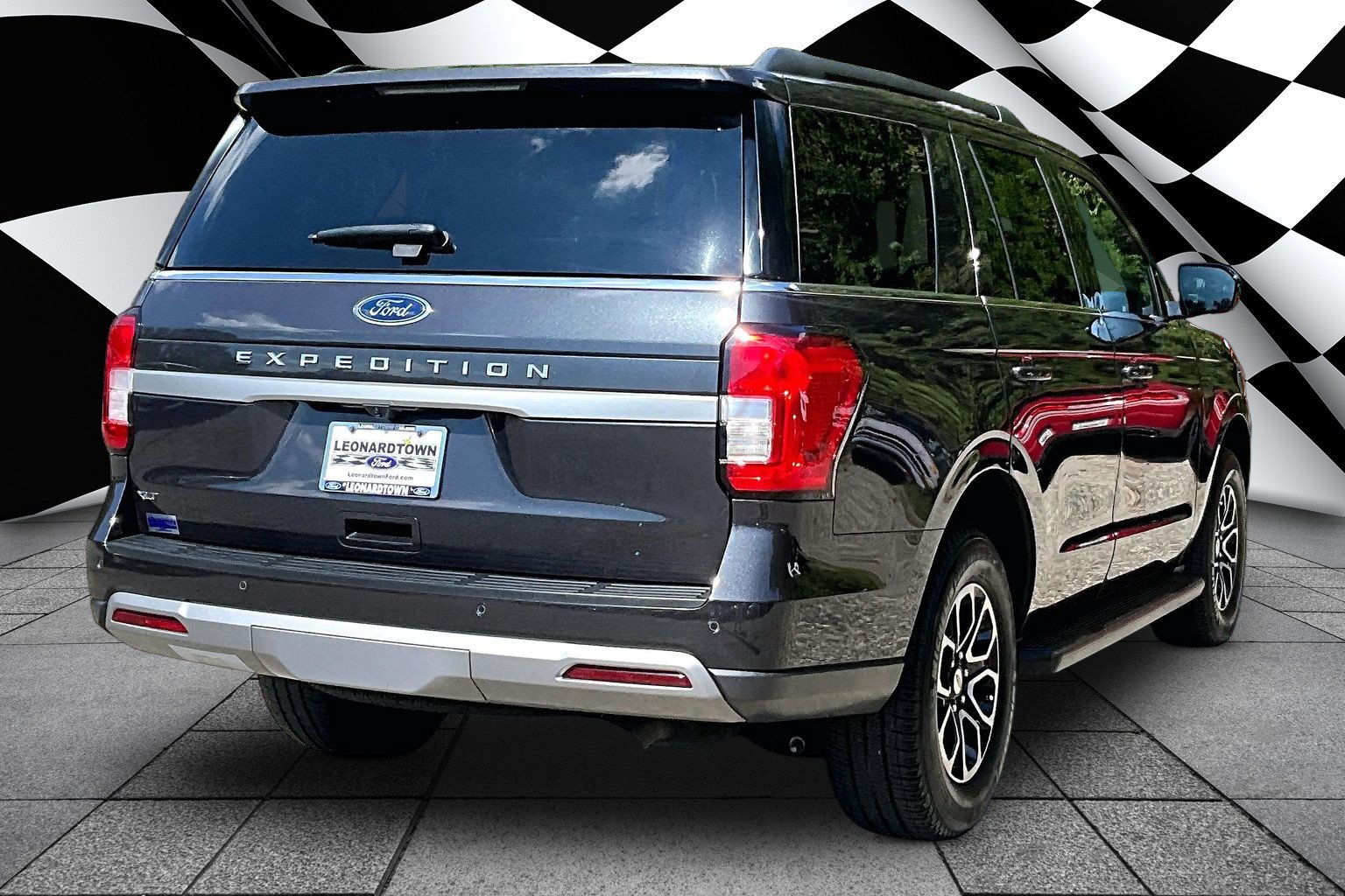 Certified 2024 Ford Expedition XLT AWD/4WD image 2