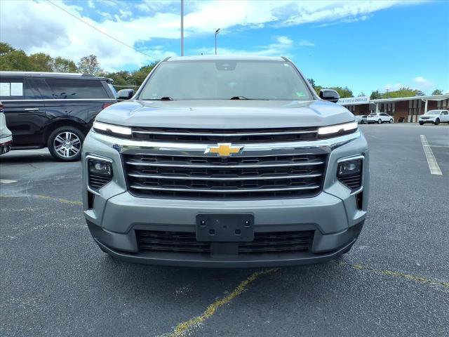 Used 2025 Chevrolet Traverse LT image 4