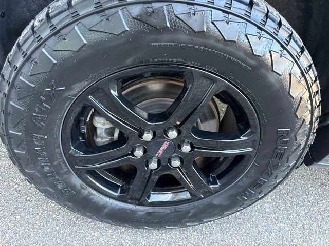 Used 2022 GMC Acadia AT4 w/ Preferred Package AWD/4WD image 13