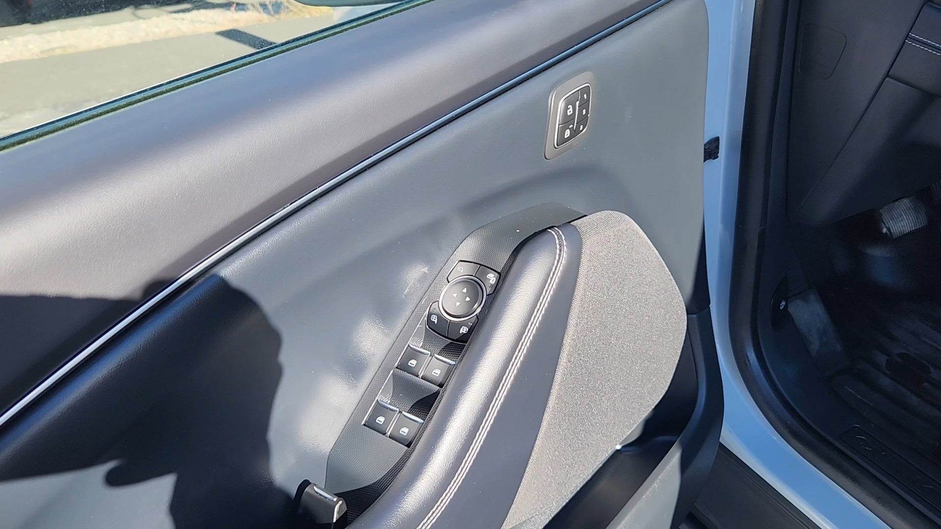 Certified 2023 Ford Mustang Mach-E Select w/ Comfort Package Lite image 8