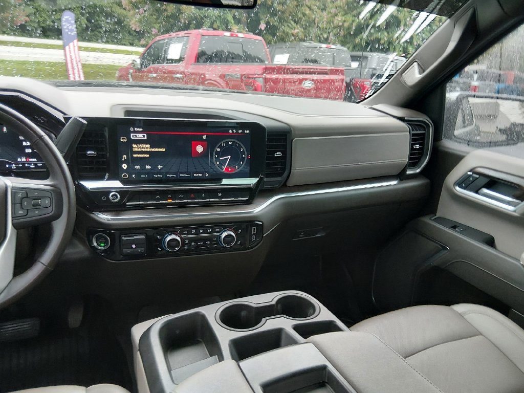 Used 2025 GMC Sierra 1500 SLT AWD/4WD image 12