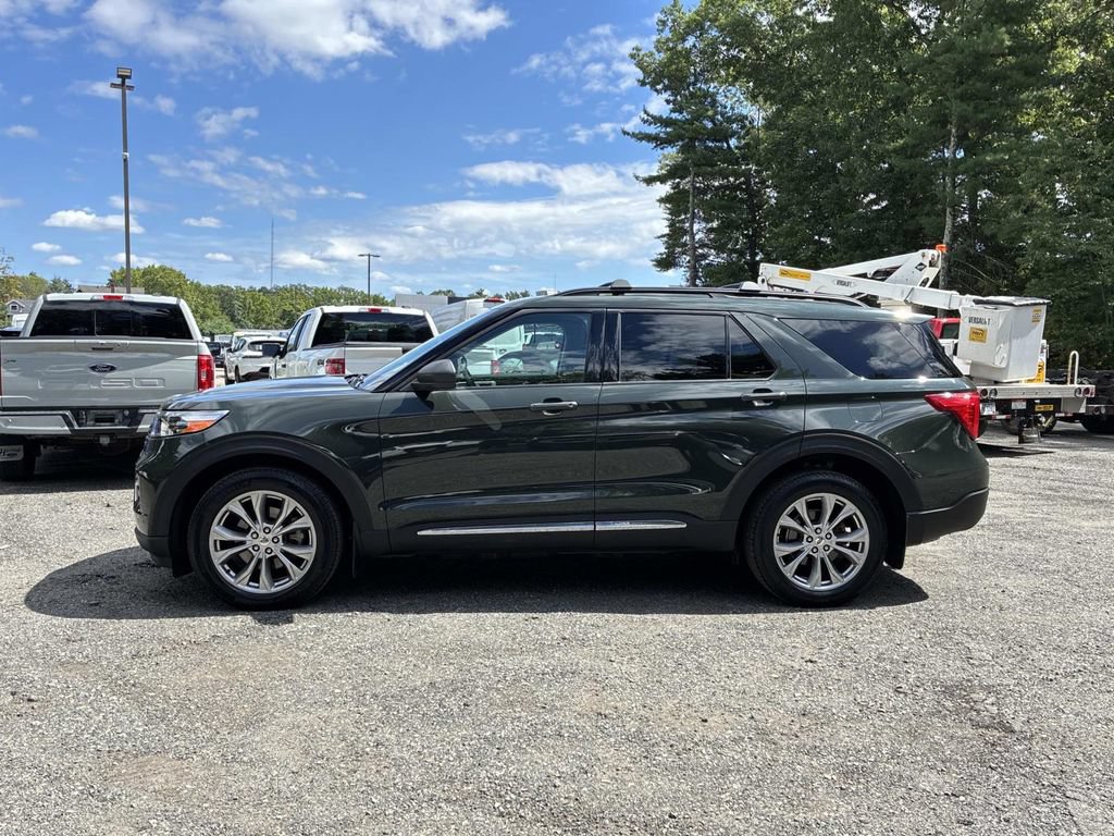 Certified 2023 Ford Explorer XLT w/ Equipment Group 202A AWD/4WD image 4