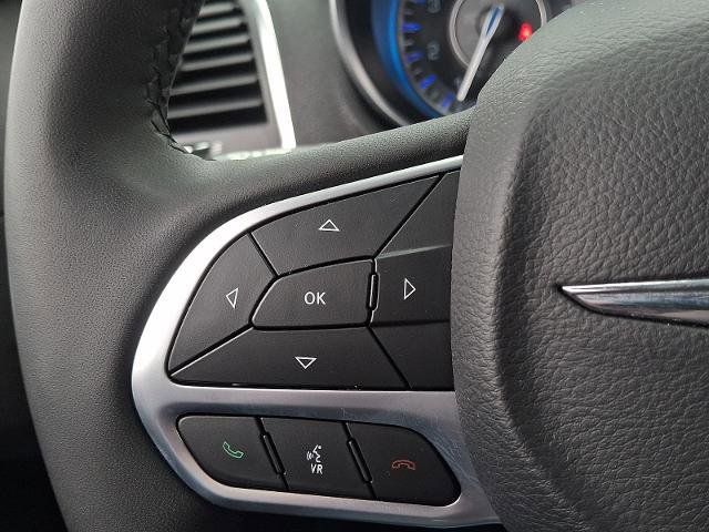 Used 2023 Chrysler 300 Touring L w/ Comfort Group image 21