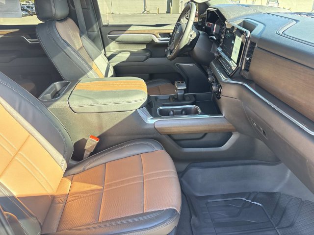 Used 2025 Chevrolet Silverado 1500 High Country AWD/4WD image 24