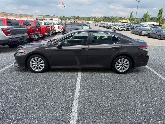 Used 2020 Toyota Camry LE FWD image 5